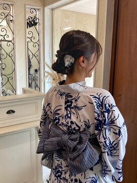 アップル(APPLE) シニヨンヘア