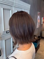 エスケープ トゥ ボナ(ESCAPE to bona.)&nbsp;ぺたんこ髪もふんわり復活！頭の形がキレイに見える外ハネボブ