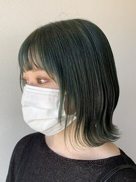アイズム モア 名古屋伏見(I’sm more) くすみグリーン/切りっぱなしボブ/ブリーチカラー