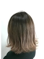 ブリス(VLISS)&nbsp;グラデーショングレージュロブ_3Dカラーミニマムボブ