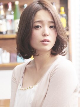 エマージュ 渋谷(Emerge) センターパート＋柔らかウェーブが織りなすモテカワロブ☆