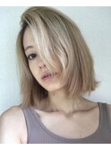 ぱつんBOB×ハイトーンベージュアッシュ