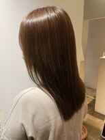 ドルチェヘアー(DOLCE HAIR) サラサラストレートヘア 透明感のあるベージュカラー