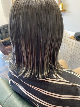 リヴァイアール(rewaiaul) 切りっぱなしボブ×毛先にハイライト
