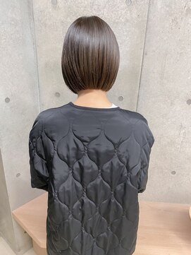 エウペ 渋谷(WEUPE) 斜めバング/グレージュカラー/デザインカラー/シルキーベージュ