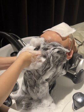 アフロート ルヴア(AFLOAT RUVUA) 【ヘッドスパ】頭皮ケア 髪質改善 30代40代50代 新宿