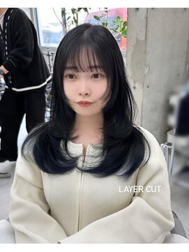 ヒン(HIN) 内巻きが可愛いレイヤーカット♪