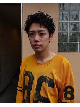 シイ(SIE) ベーシックショート×スパイラルパーマ