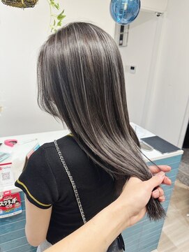 エン(eNN) さりげないハイライト・パールベージュ・モノトーングレージュ