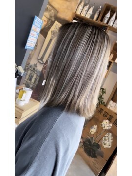 ヘアーデザイン ディードット ウル(D. ulu) 【渡辺秀斗】ハイトーンハイライト