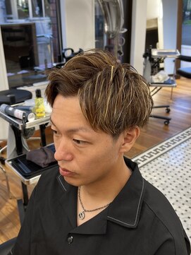 ザデイトウキョウ 表参道 青山(THE DAY TOKYO) アップバングショート/ハイライトカラー/メンズカット