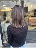 エラ(ere) グレージュハイライト 白髪ぼかしカラーミルクティーグレージュ