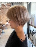 柔らかベージュ小顔ショート