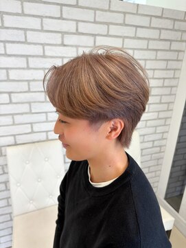 アッシュ 十日市場店(Ash) ミルクティーベージュ