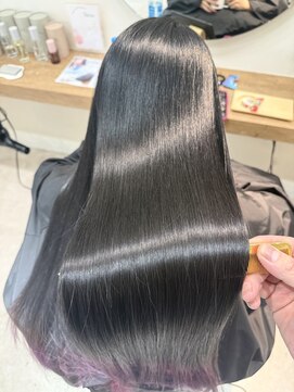 ニフティー(Nifty) イルミナカラー/レイヤーカット/水素カラー/縮毛矯正