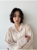 外ハネボブ前下がりボブレイヤーボブミルクティーグレージュ髪型