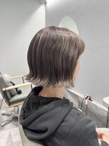 ポアナ(POANA.)&nbsp;白髪ぼかしハイライト×お癖を生かしたカット