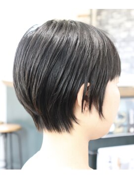 ウィスカーヘアー(whisker hair) ショートボブ