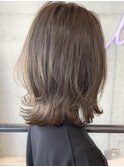 思わず触れたくなるパールベージュ