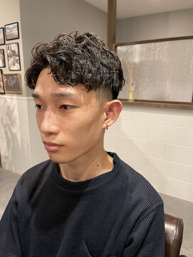 西本整髪 アップバング フェード