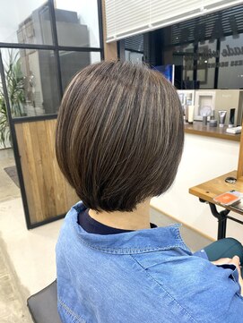 ヴィアルス 美園店(VIARS) 白髪ぼかしハイライト/馴染ませハイライト/ショートヘア