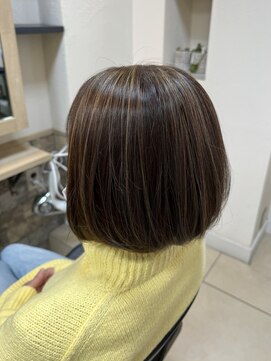 リアン(Lien) 白髪ぼかしハイライト/ボブヘア