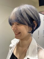 エイト新宿店(EIGHT shinjuku) ホワイト×ブルーカラー