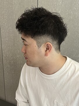 ニアウ 太田店(Niau) メンズ刈り上げフェードショートソフトツイストスパイラルパーマ