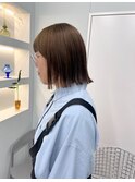外はねボブ／ベージュカラー