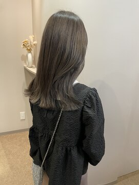 クム(QUMU) シアーグレージュ