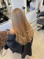 クオン 伊勢崎(QUON.) ベージュ×レイヤーカット