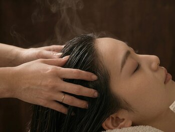 シエクル ヘアアンドスパ 渋谷店(SIECLE hair&spa)の写真/フルフラットの極上ヘッドスパで思わず眠ってしまうような癒しの時間を【リラクゼーションヘッドスパ5280】