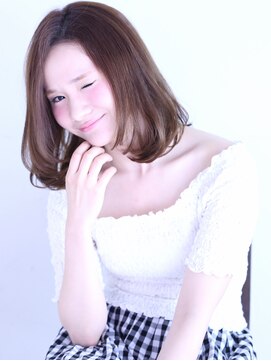 フロール(florun) 【ミディアム】ツヤめくピンクベージュのロングボブ