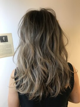 ジーナ(XENA) グレージュグラデーション