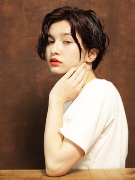 シアンデルカ(CYANDELUCCA) 大人の前下がりショート