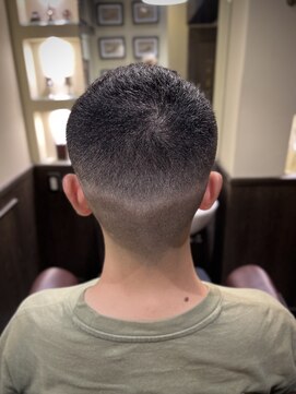 バレス 田町(BALES) 03フェードクロップスタイル