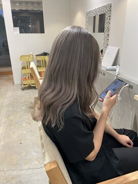 コレット 宇都宮(collet Gigi) 斜めバング/グレージュカラー/デザインカラー/グレージュ