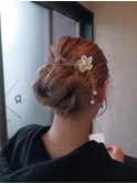 シンプルまとめ髪スタイル