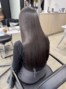 トゥエル バイ ディプティモイラ(tuelu by dipty MOILA) 毛髪整形ストレート