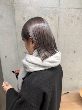 エウペ 渋谷(WEUPE) 斜めバング/グレージュカラー/デザインカラー/シルキーベージュ