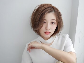 カシータロゼ(Casita rose)の写真/大人女性の髪悩みに寄り添い、似合うヘアをご提案。白髪を活かす技術と髪質改善で、芯から潤う理想の髪へ。