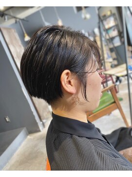 インス(ensue) 京都 ショートヘア 刈り上げショート 耳かけショート 中島