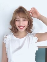 ドゥーク(dowku) 大人かわいい小顔美シルエットネオウルフブロンドベージュ