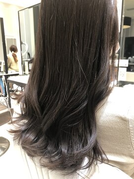 ネオリーブギンザ 銀座店(Neolive GINZA) 赤み消し、くすみすぎないまろやかカーキグレージュ