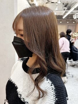 ラルムバイシー 新宿(LARME by Sea) 韓国式レイヤーカット透明感のある艶カラー【新宿/顔周り】