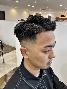 グランドール リュクス(Grandoll Luxe) スキンフェード×パーマ