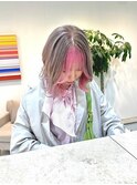 個性が光るフェイスフレーミング×ストロベリーピンク