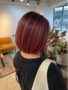 メリー オオサカ(Merly Osaka) red bob balayage