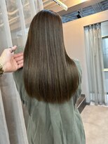 カミエ(kamie) ロングヘアを上質に。グレージュカラー×トリートメントで叶える