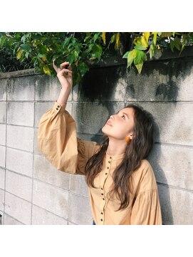 メロウ(MELLOW) グレージュカラーセミロング